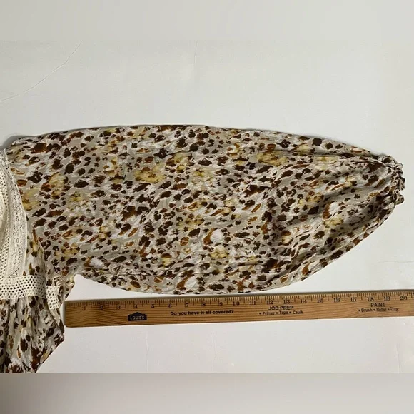 Gimmicks The Buckle Pieced Woven Lace Blouse Women’s size Small - Picture 10 of 16